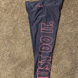 Women’s Nike leggings. Size medium